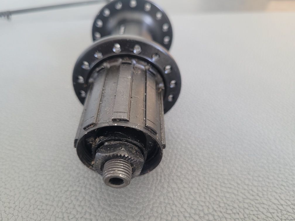 Piasta Koła Rowerowego Shimano FH-RM35 Nowa 32H Zacisk 135mm
