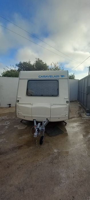Caravana com avançado e A.C
