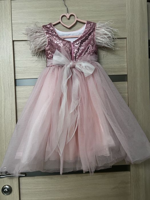 Плаття на дівчинку на 3,4,5 років