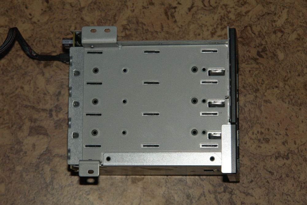 Корзина+плата Fujitsu 4 Bay SAS/SATA, Chia майнинг, 4шт 3.5 или 8 2.5