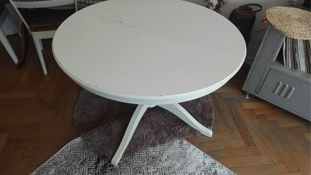 Drewniany stolik ikea