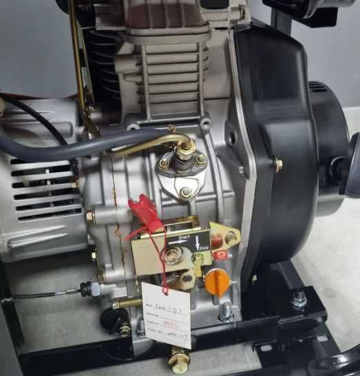 Дизельний генератор 4-4,5 кВт HUAN NENG однофазний 220в електростратер