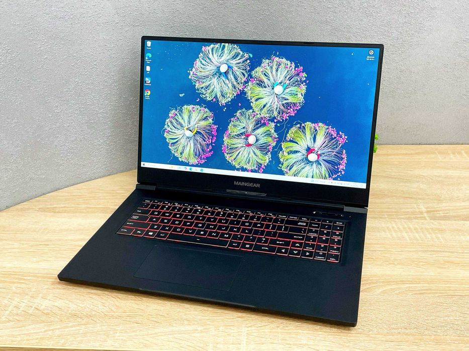 Ігровий Ноутбук 17' 240Hz- Intel I7-10875 8c 16T/RTX 2070 Super/32/1TB
