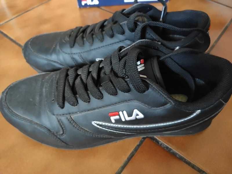 Buty sportowe fila czarne 41