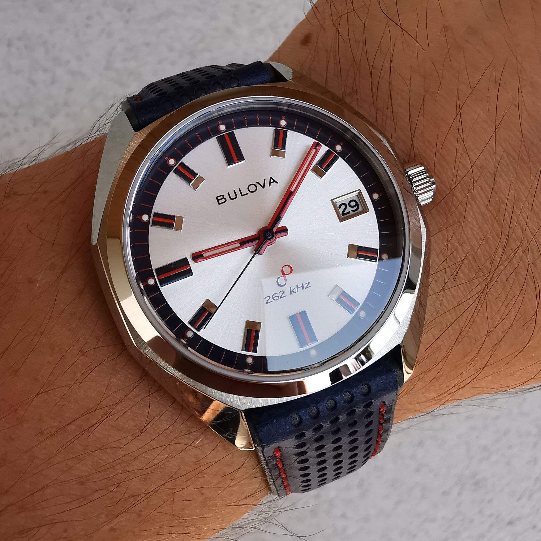 Zegarek Bulova Jet Star Limited Edition z dodatkowym paskiem