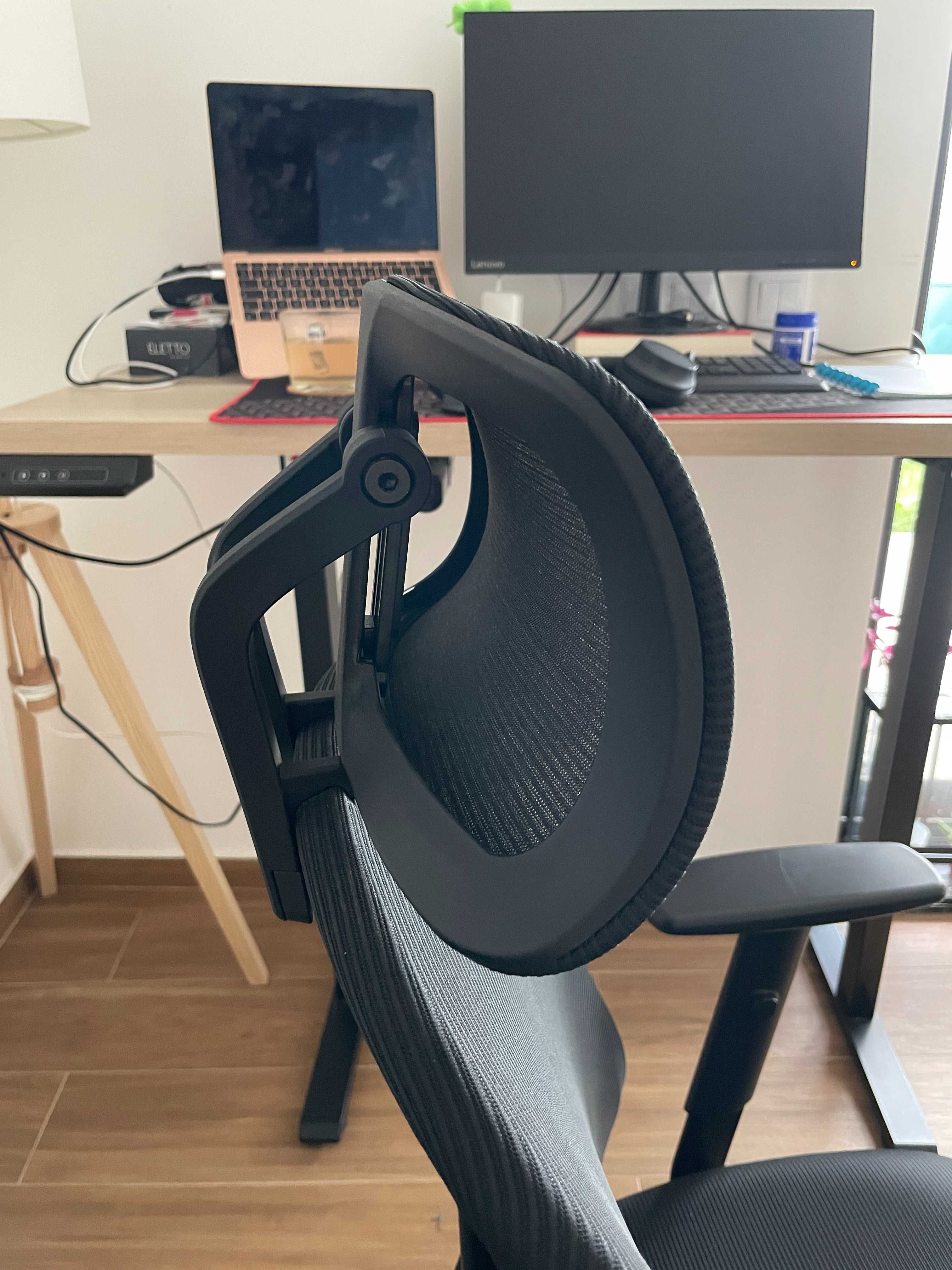 Cadeira de Escritório Ergonómica - Como Nova!