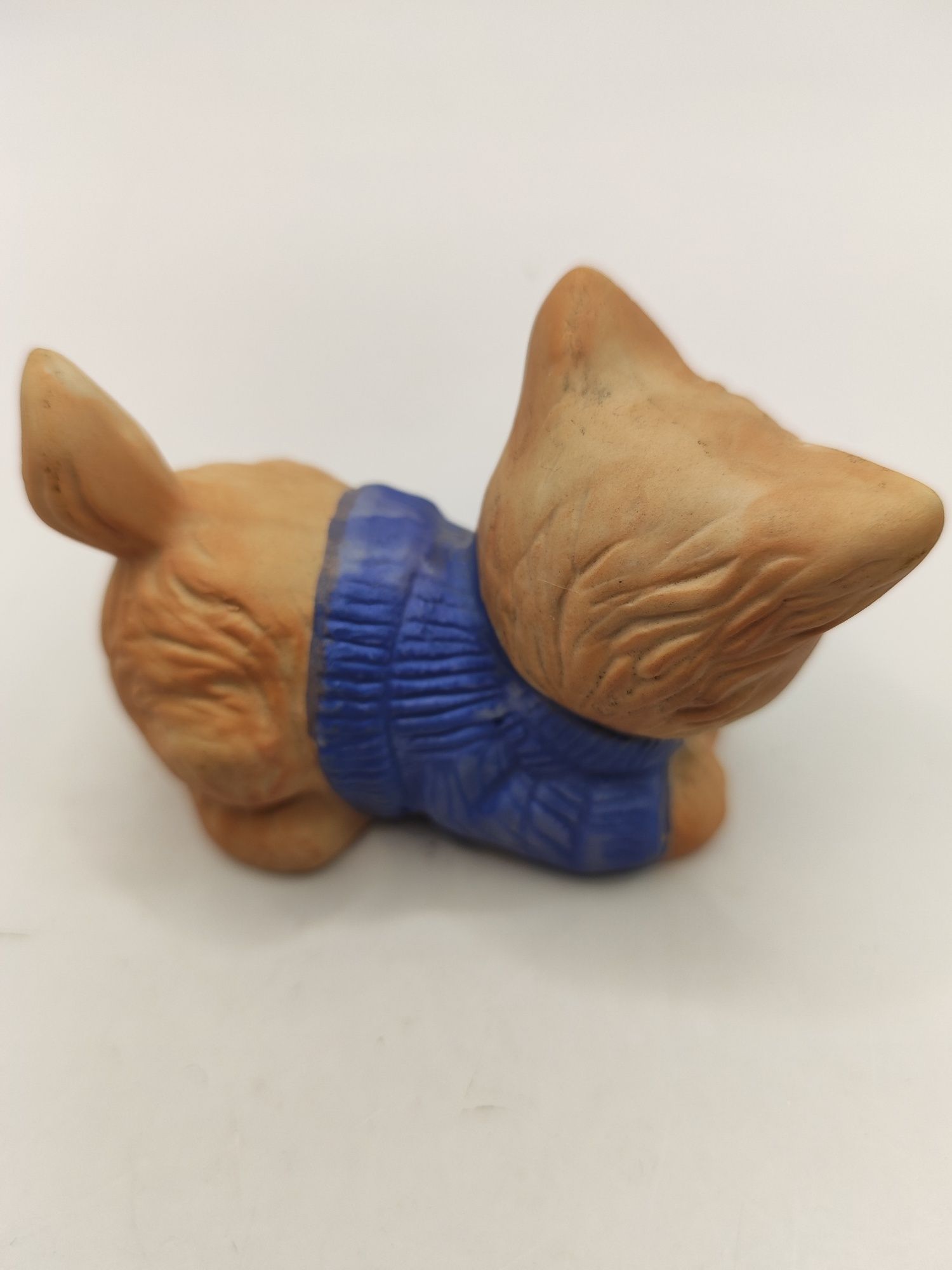 Figurka kota w swetrze kotek ceramika prezent kot