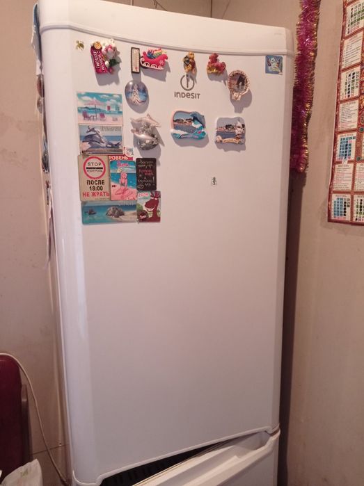 Продам холодильник INDESIT