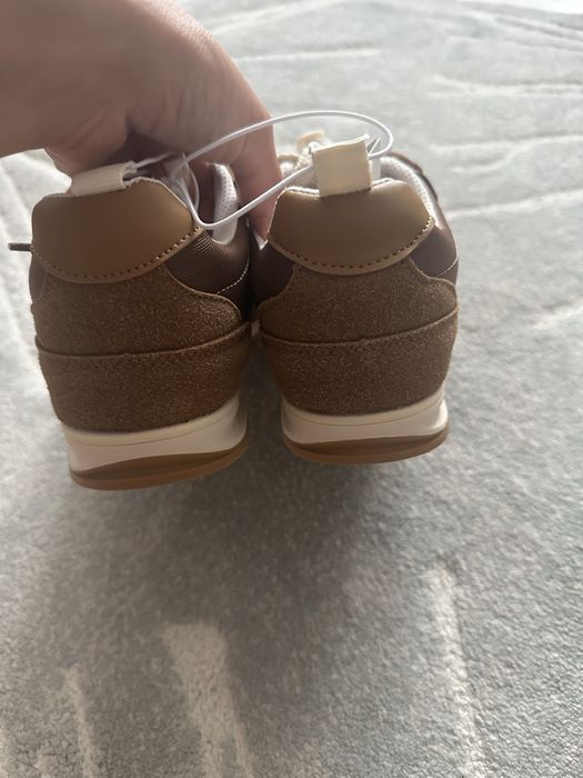 Кросівки нові 36 розмір