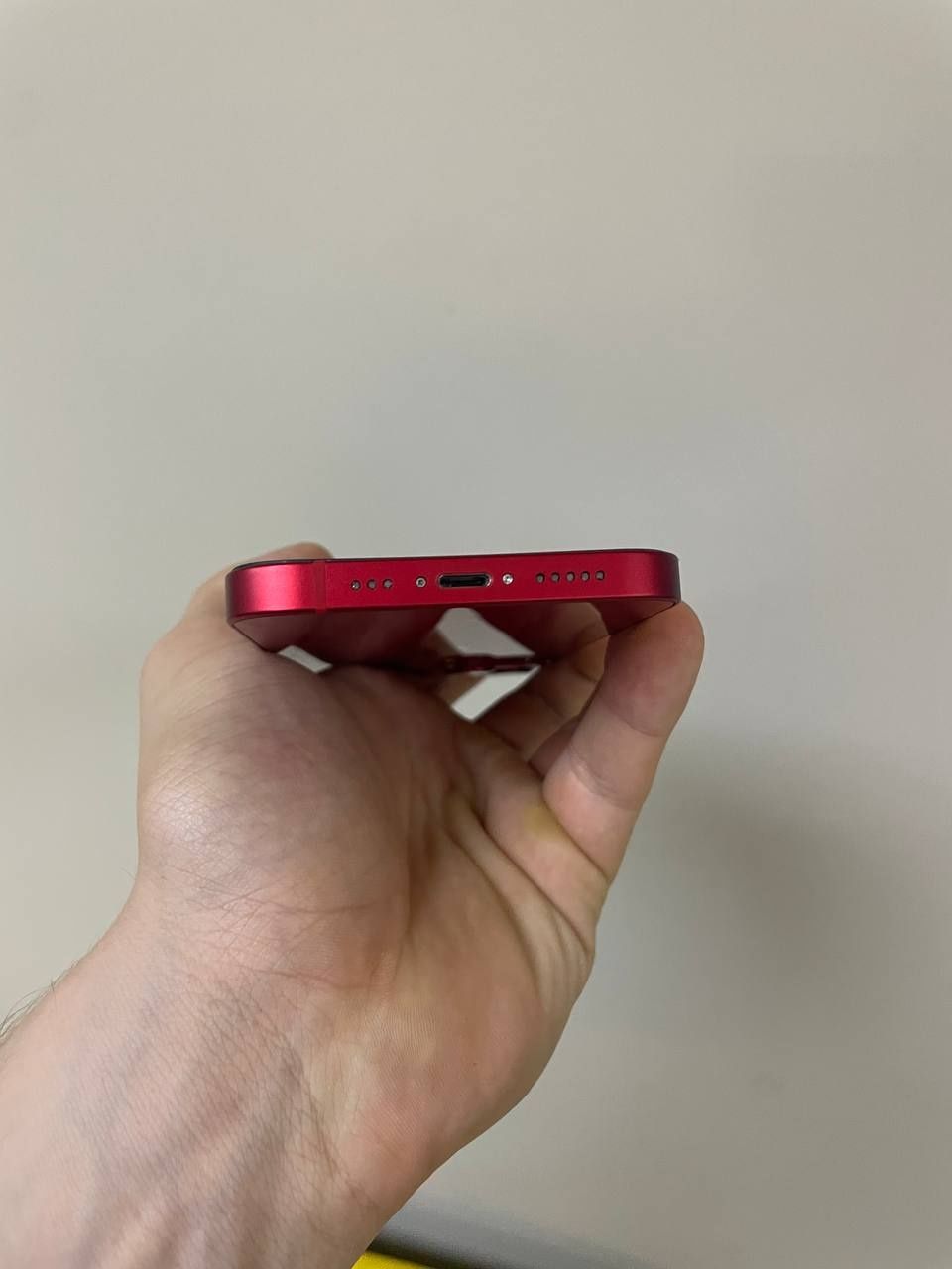 Продам iPhone 13