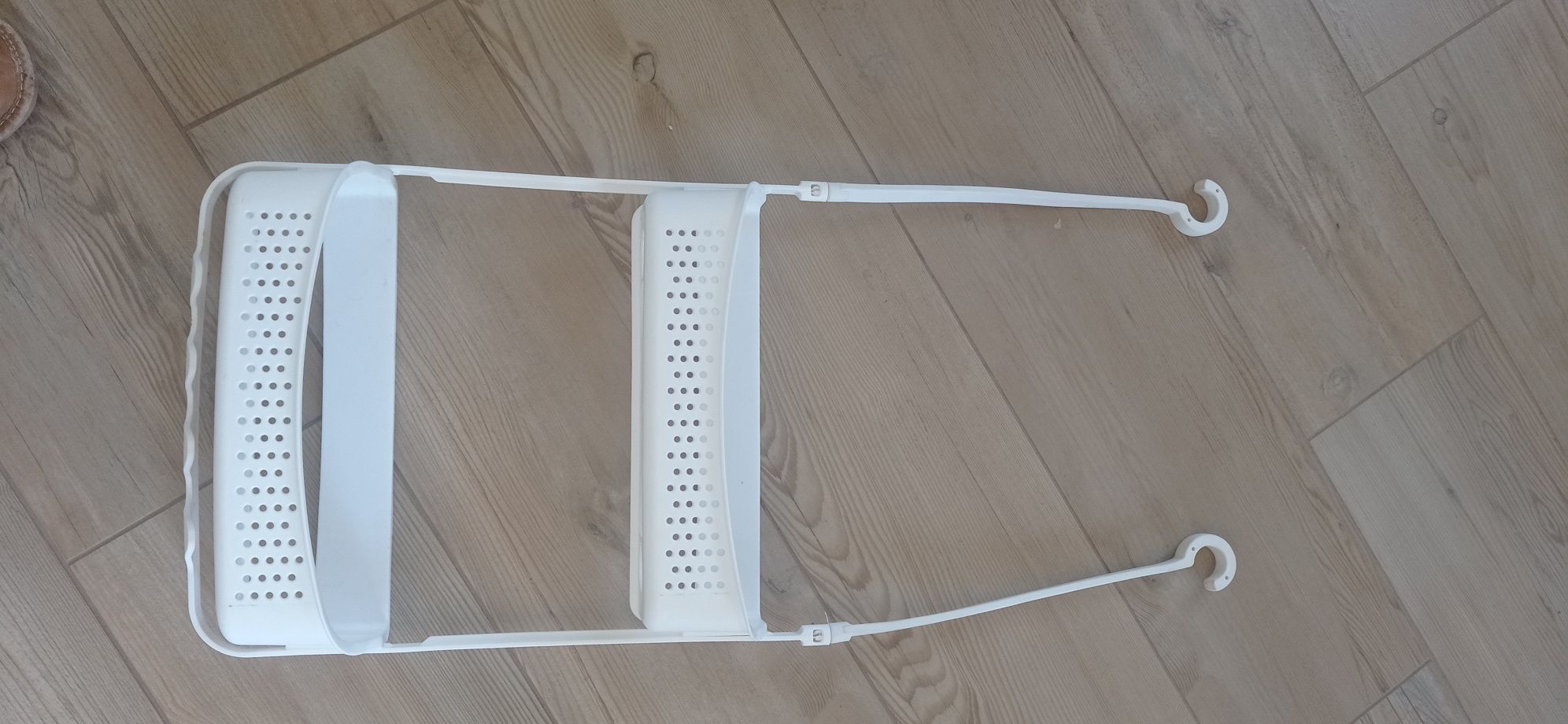 Plastikowa półeczka wisząca