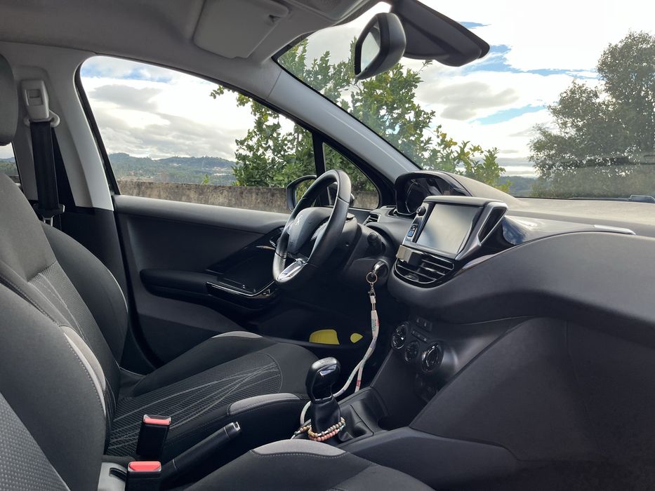 Pegeot 208 1.2 Gasolina 2014