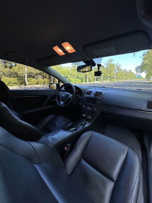 TOYOTA AVENSIS 2011р. 2.2 дизель від власника