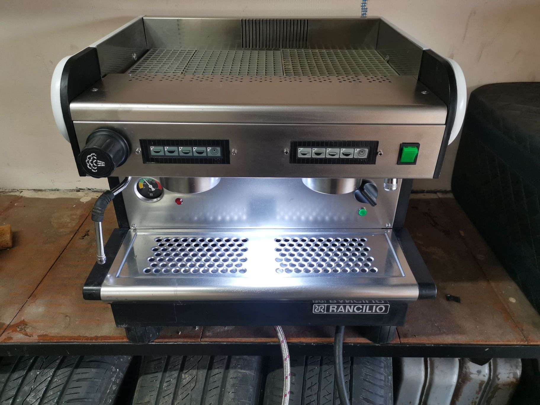 Професійна кавоварка кавомашина Rancilio