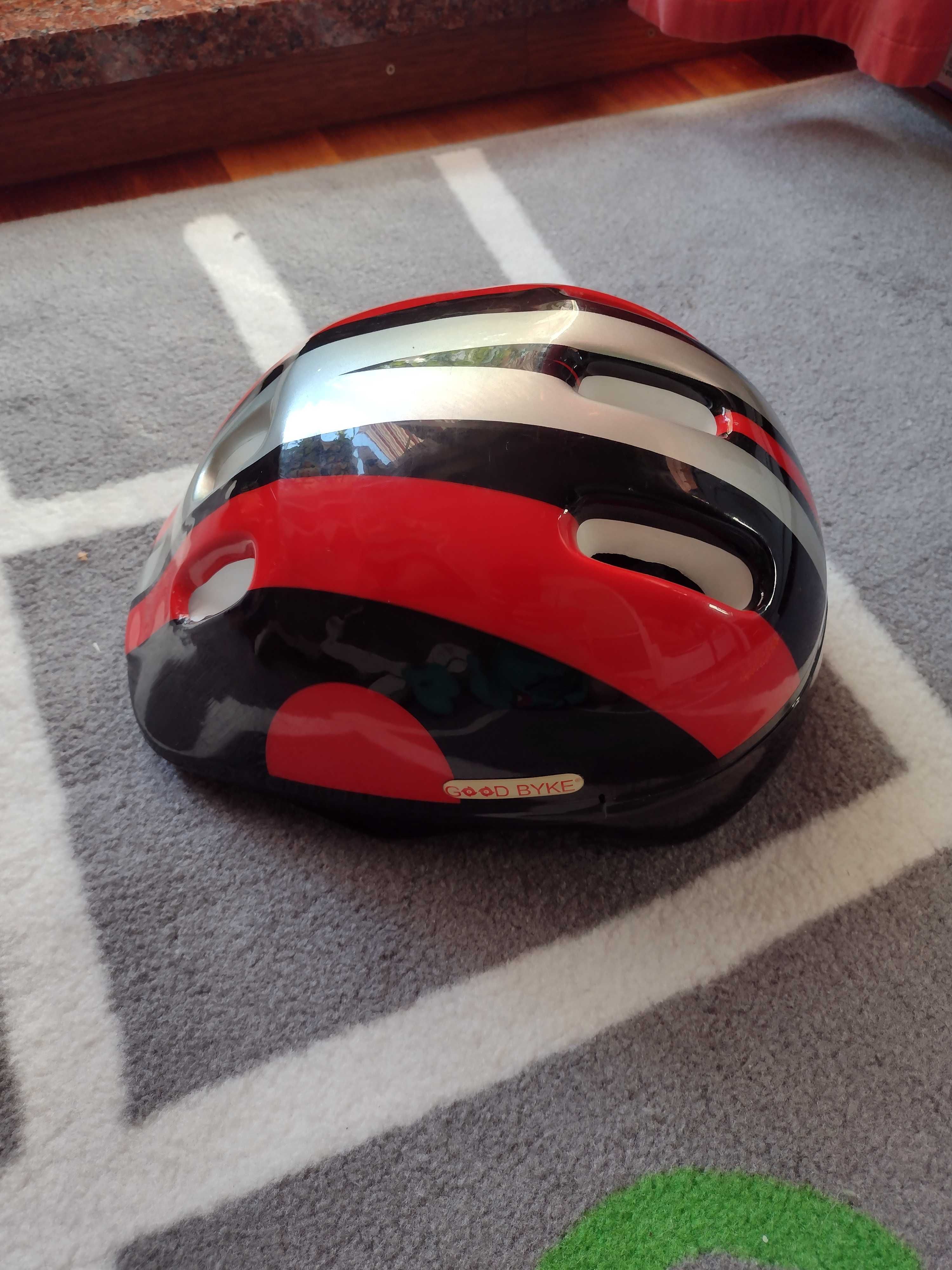 Kask dziecięcy, obwód 53-54 cm, super stan!