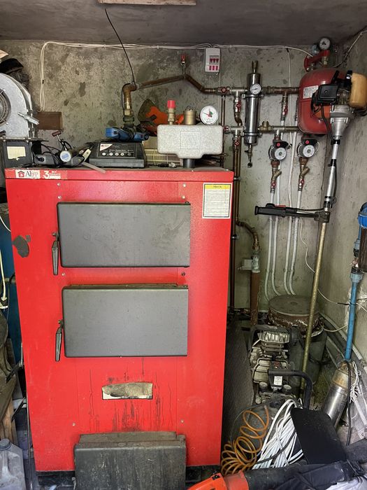 Продається КОМПЛЕКС приміщень під любий вид діяльності