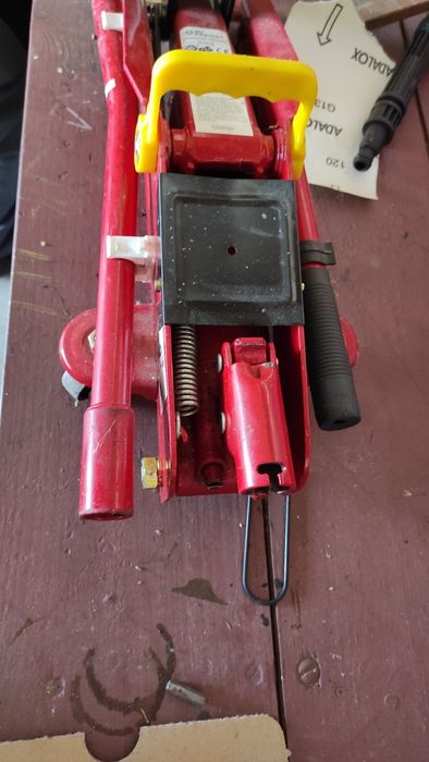 Podnośnik samochodowy