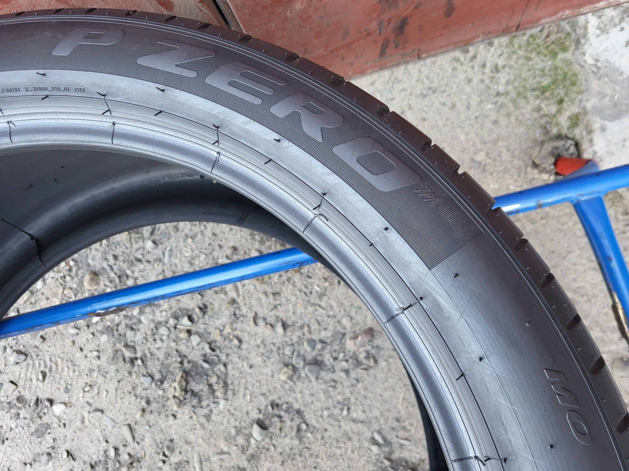 325/35/22 R22 Pirelli P ZERO PZ4 MO 2шт ціна за 1шт літо шини
