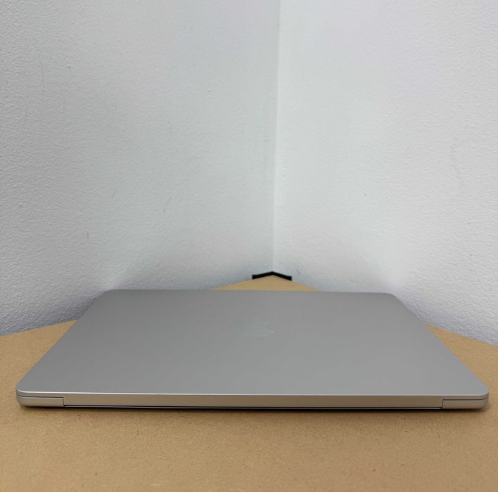 MacBook Air 2022 Silver { M2 | 8gb | 256 ssd} ідеальний стан . 99493SV