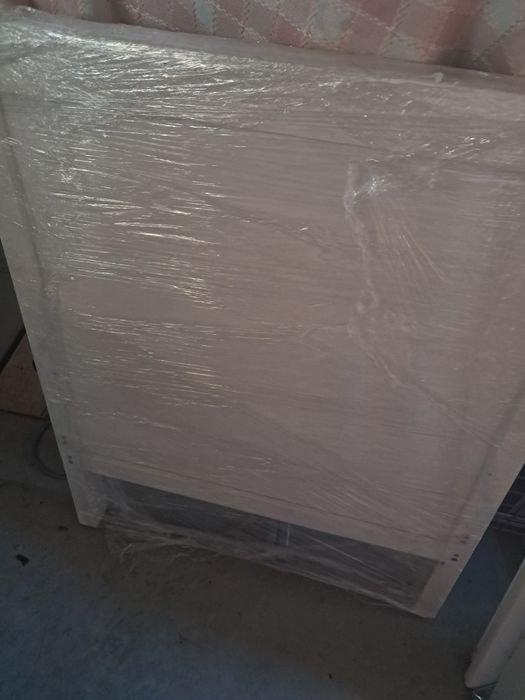 Łóżko do spania plus materac