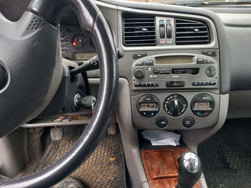 Nissan primera 2000