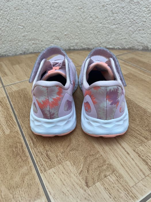 Кросівки New Balance на дівчинку, 33 розмір