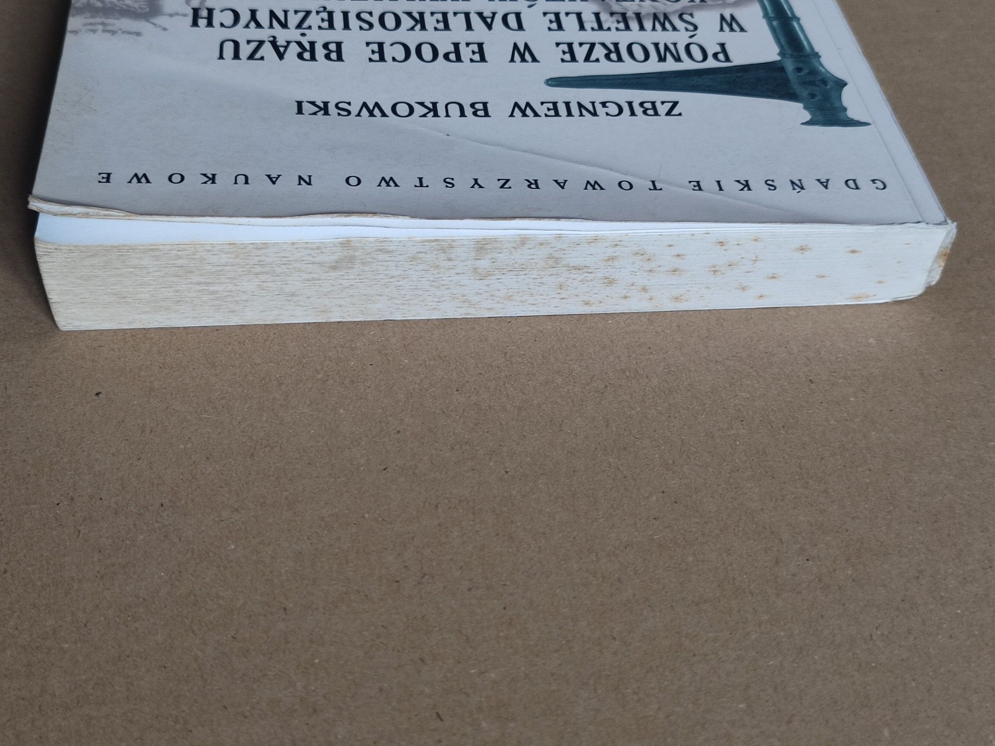 Pomorze w epoce brązu w świetle dalekosiężnych kontaktów wymiennych