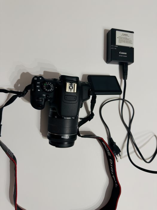 Canon eos700d obiektyw 18-55mm