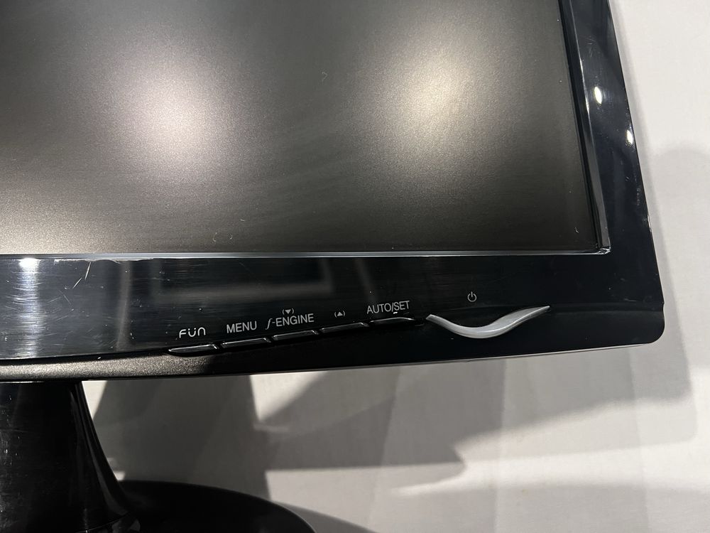 Sprzedam monitor LG Flatron W1943SS-PF