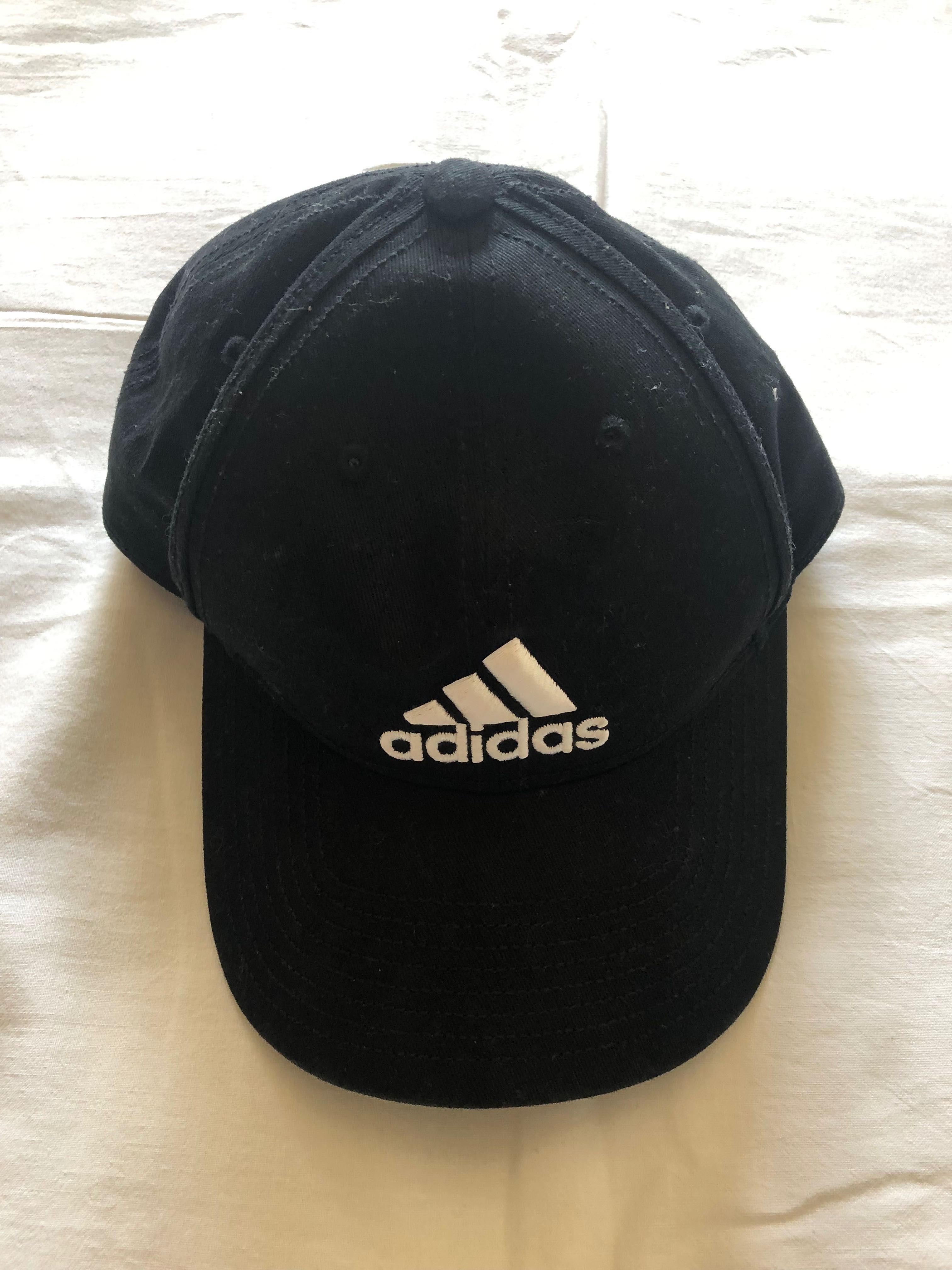 Chapéu preto (Adidas)