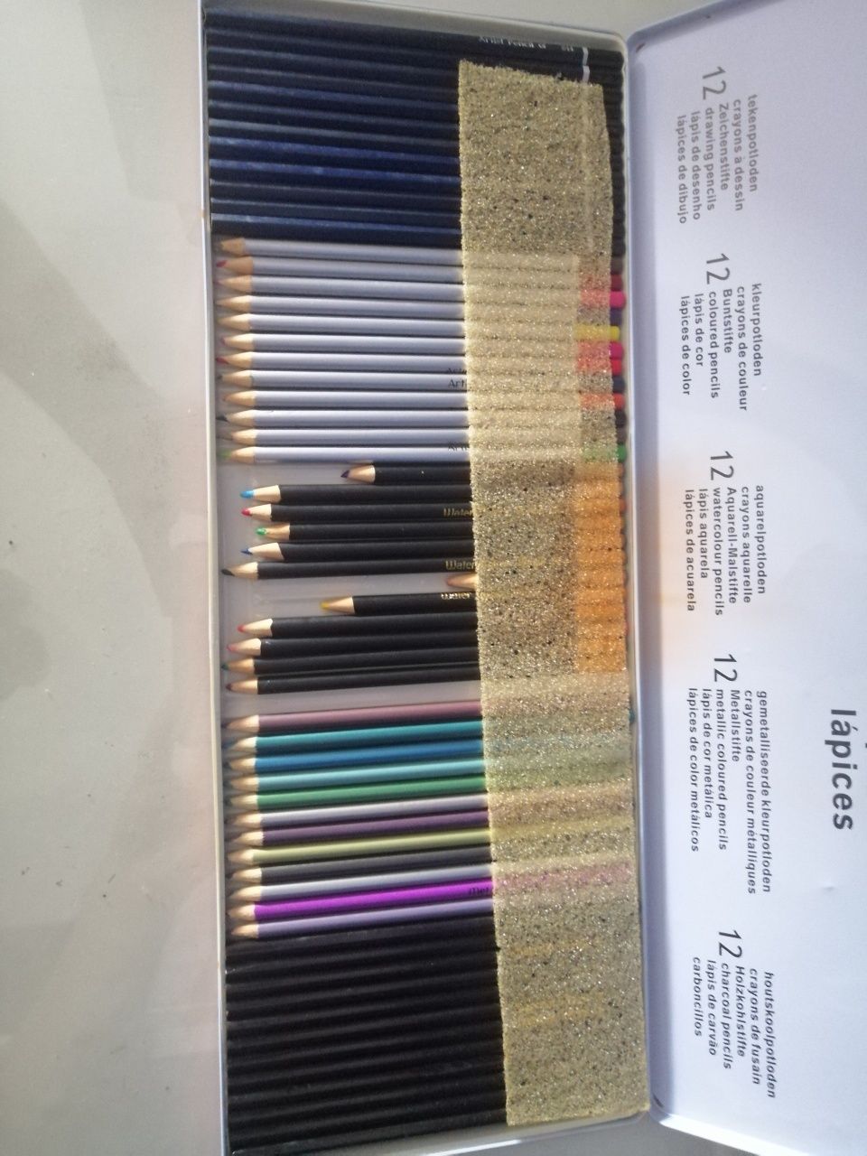 Caixa 60 lápis variados