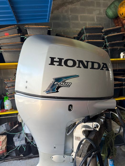 Motor Honda fora de borda 150HP VTEC com 300 hora