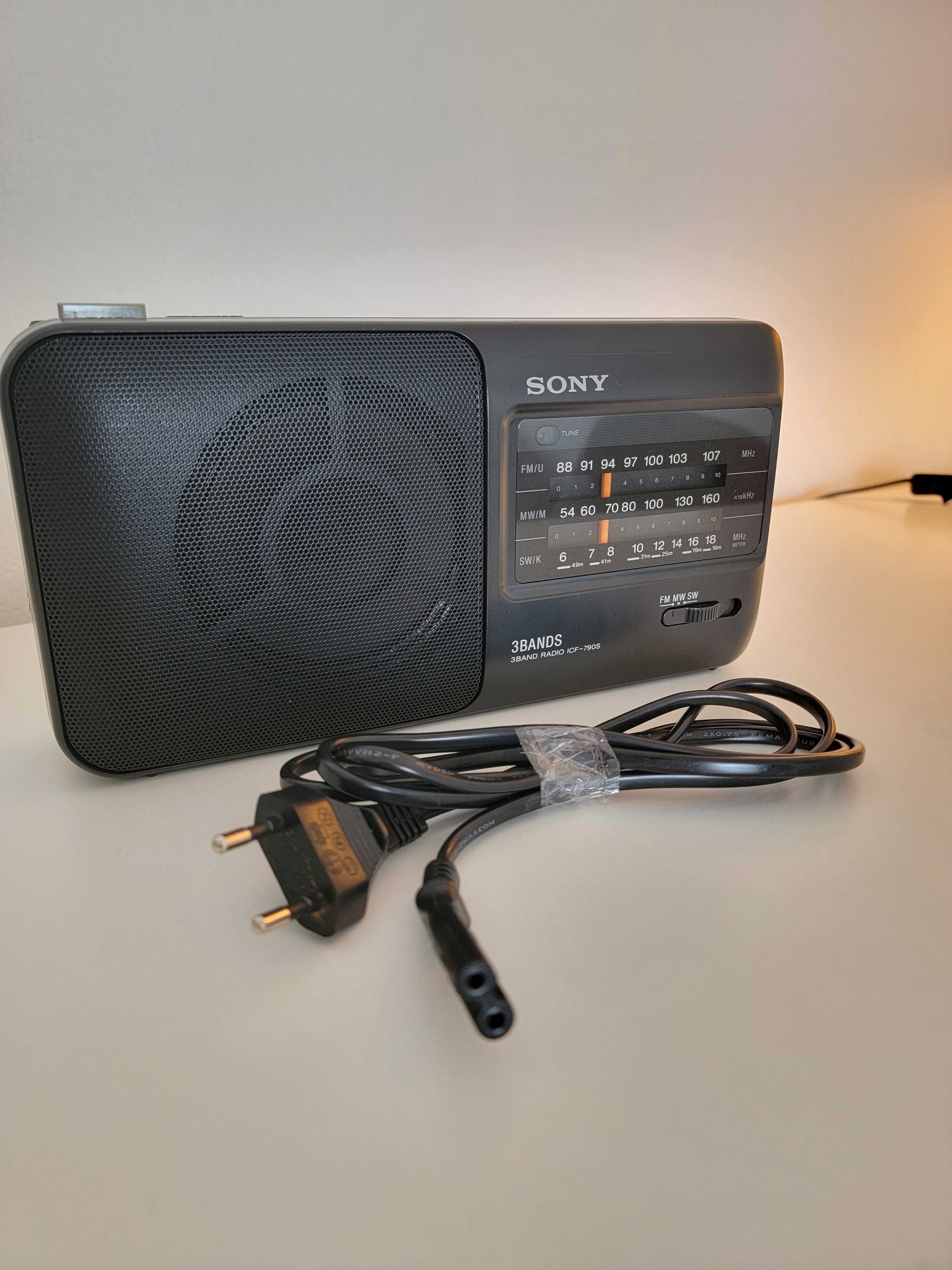 Радиоприемник  Sony модель ISF 790S
