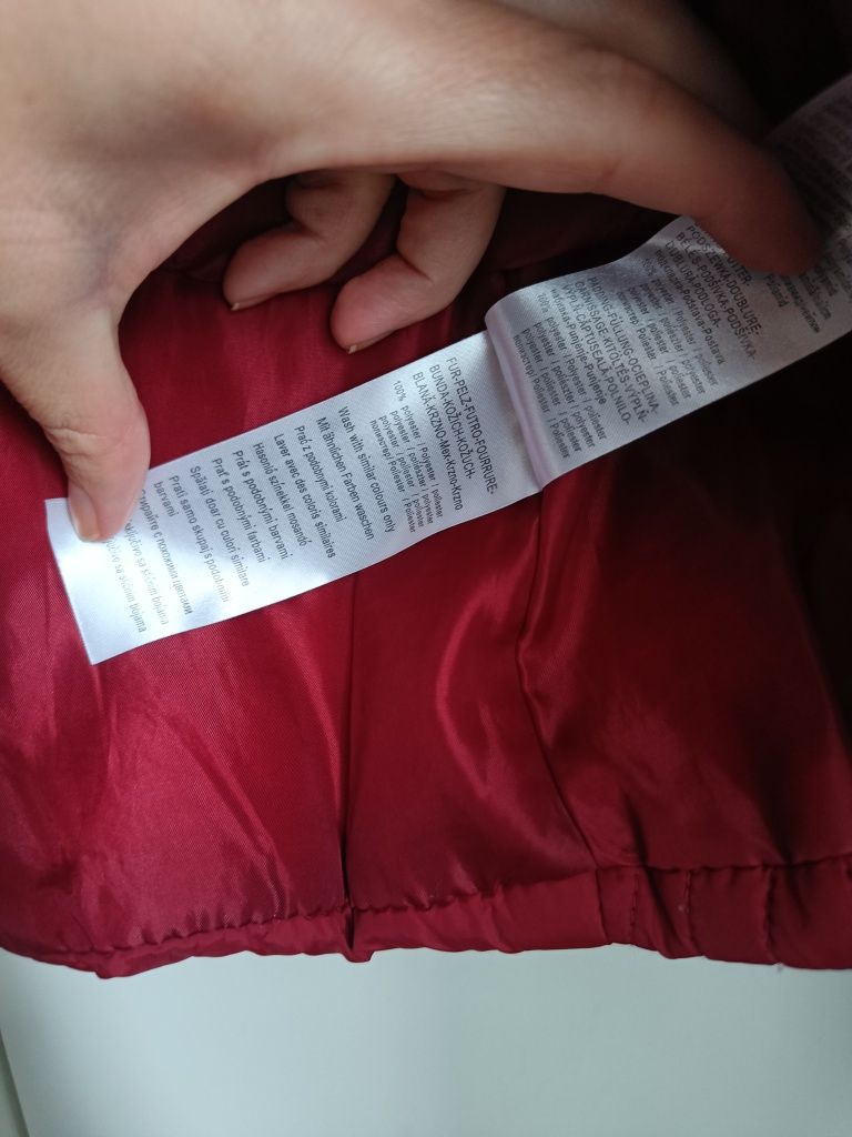 Bordowa kurtka damska jesienna z kołnierzem Orsay