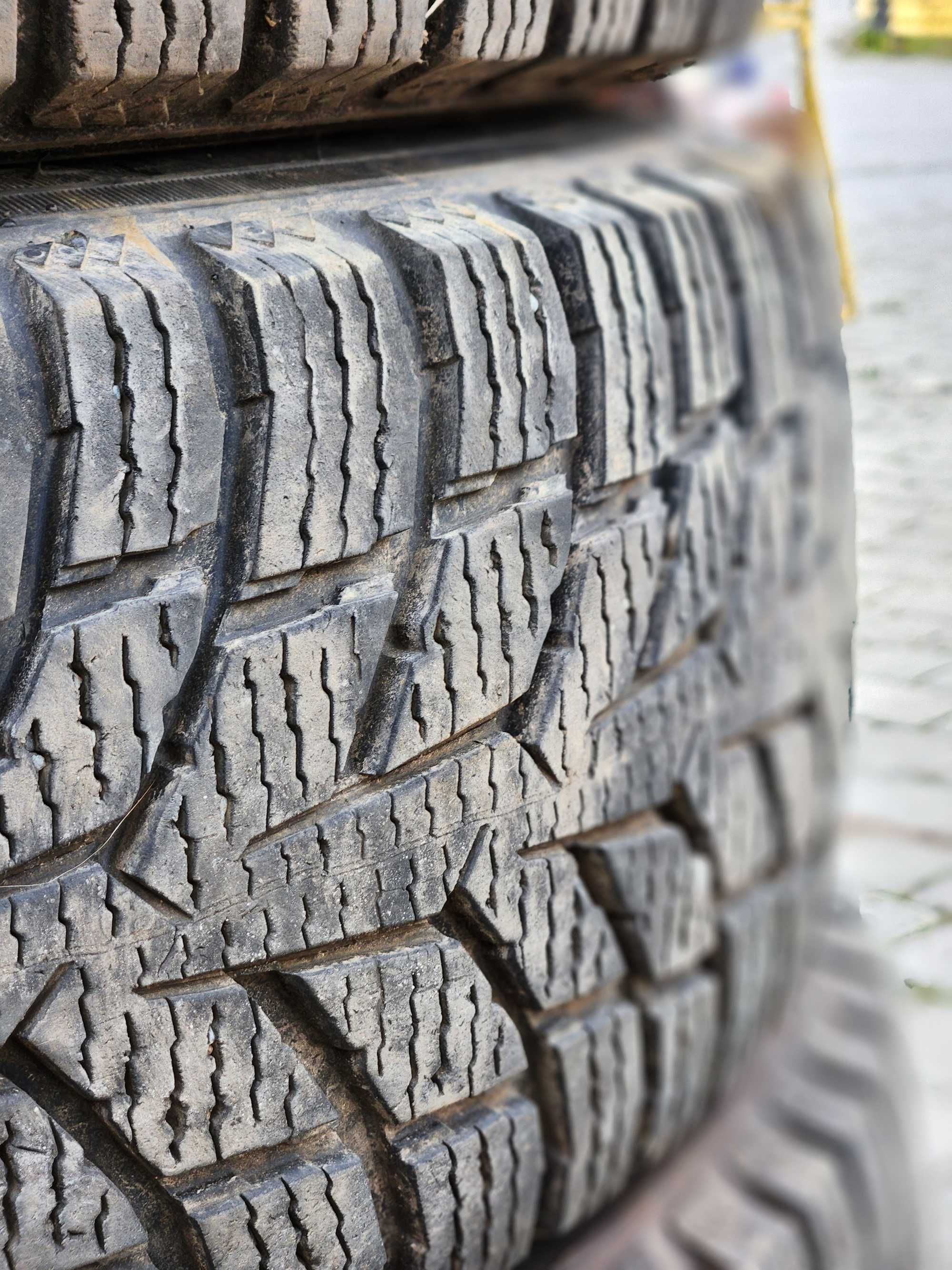 Зимова резина R16C Nokian Tyres Snowproof c 205