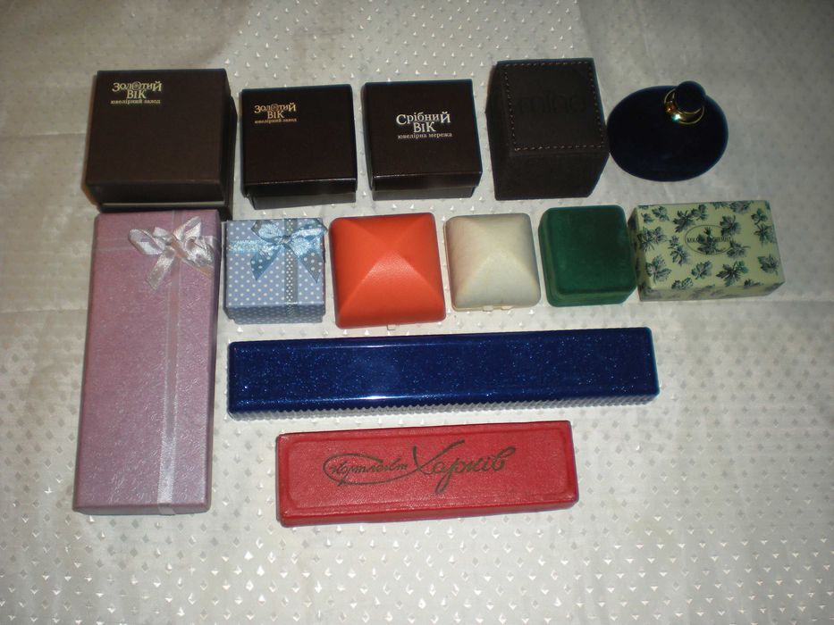 Футляры коробочки подарочные