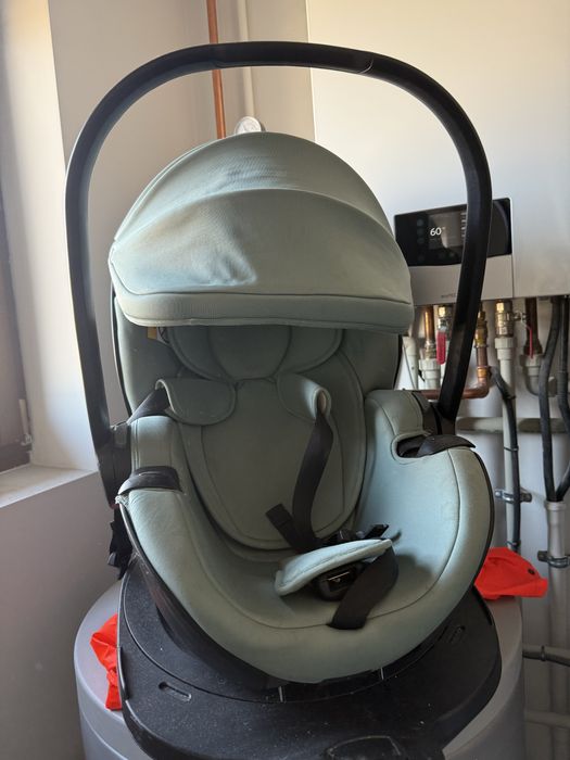 Fotelik samochodowy z bazą britax romer babysafe