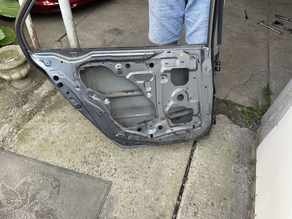 Дерь задняя левая лансер 9