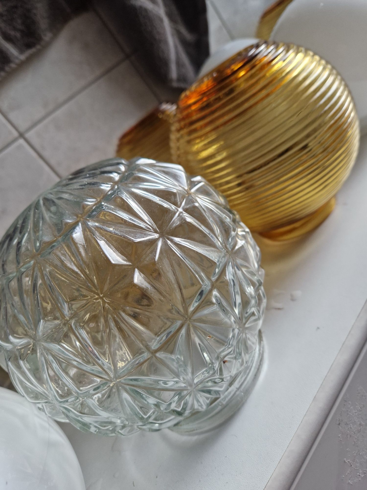 klosz lampy . szklany stary klosz .  PRL