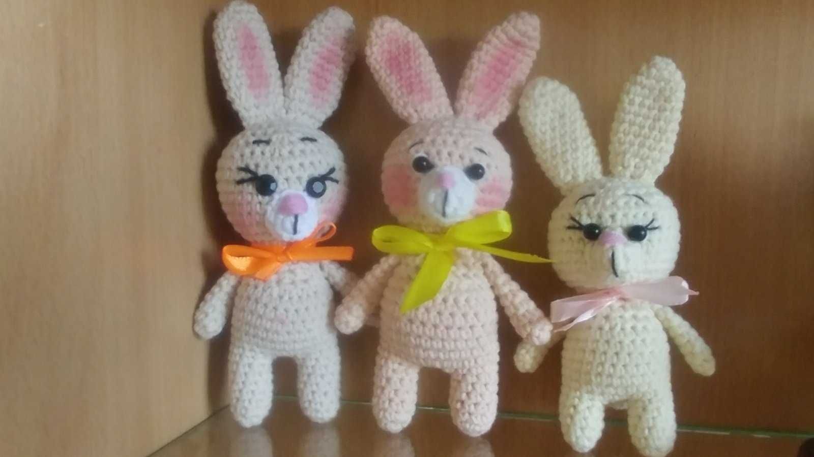 Ręcznie robione zabawki na drutach