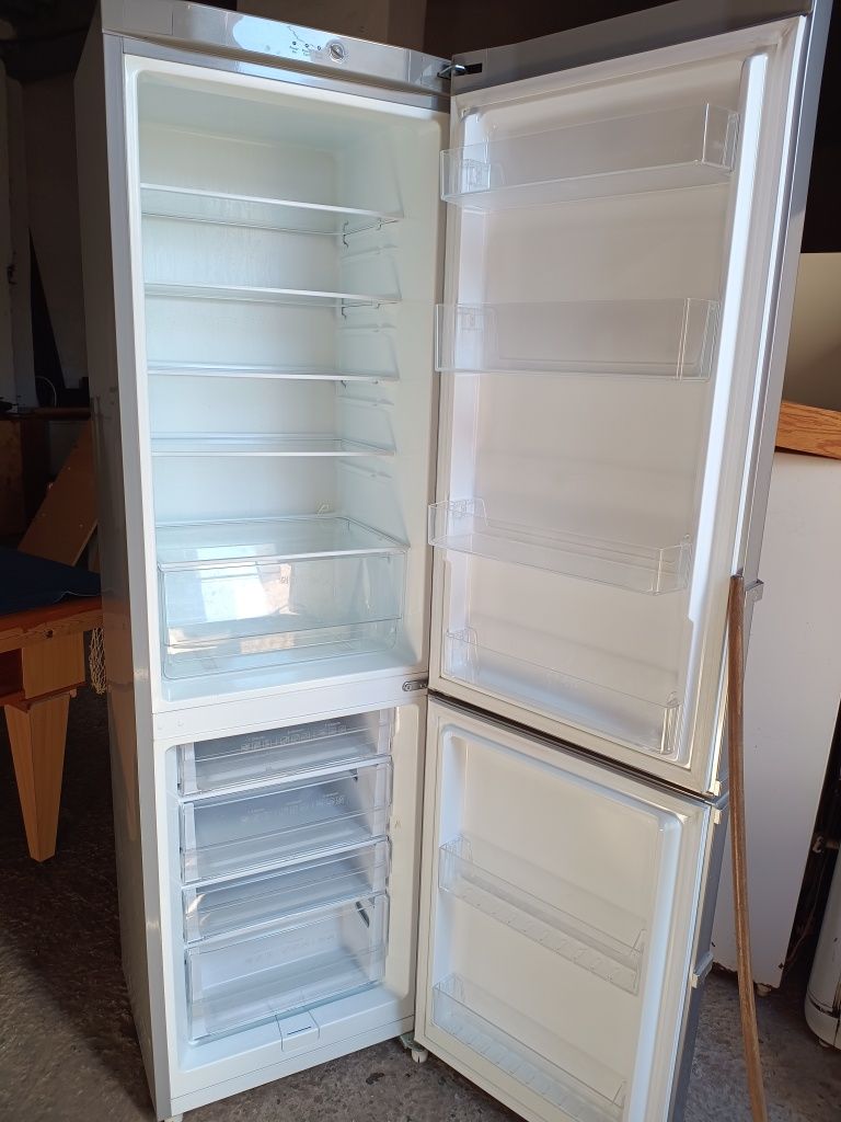 продам холодильник Samsung