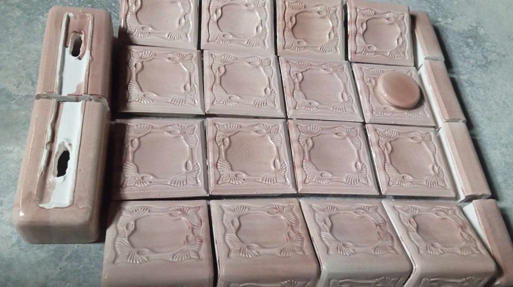 Kafle beżowe nowe piecowe