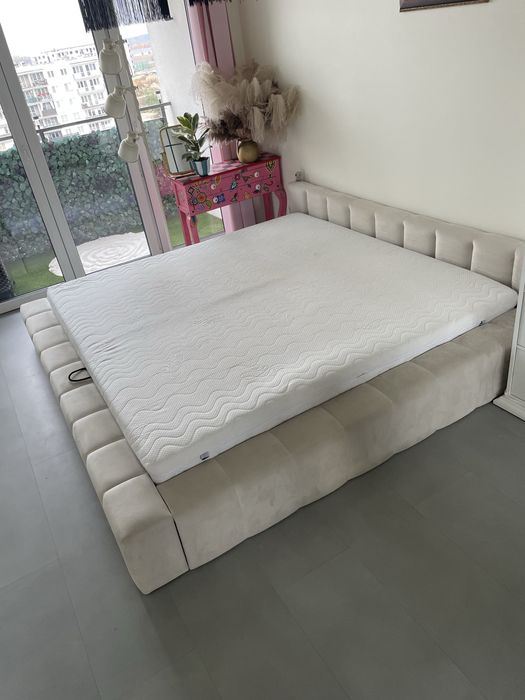 Łóżko do sypialni tapicerowane 200x200