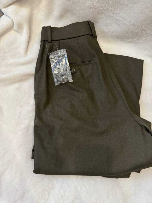 Базові  прямі штани UNIQLO розмір S колір OLIVE