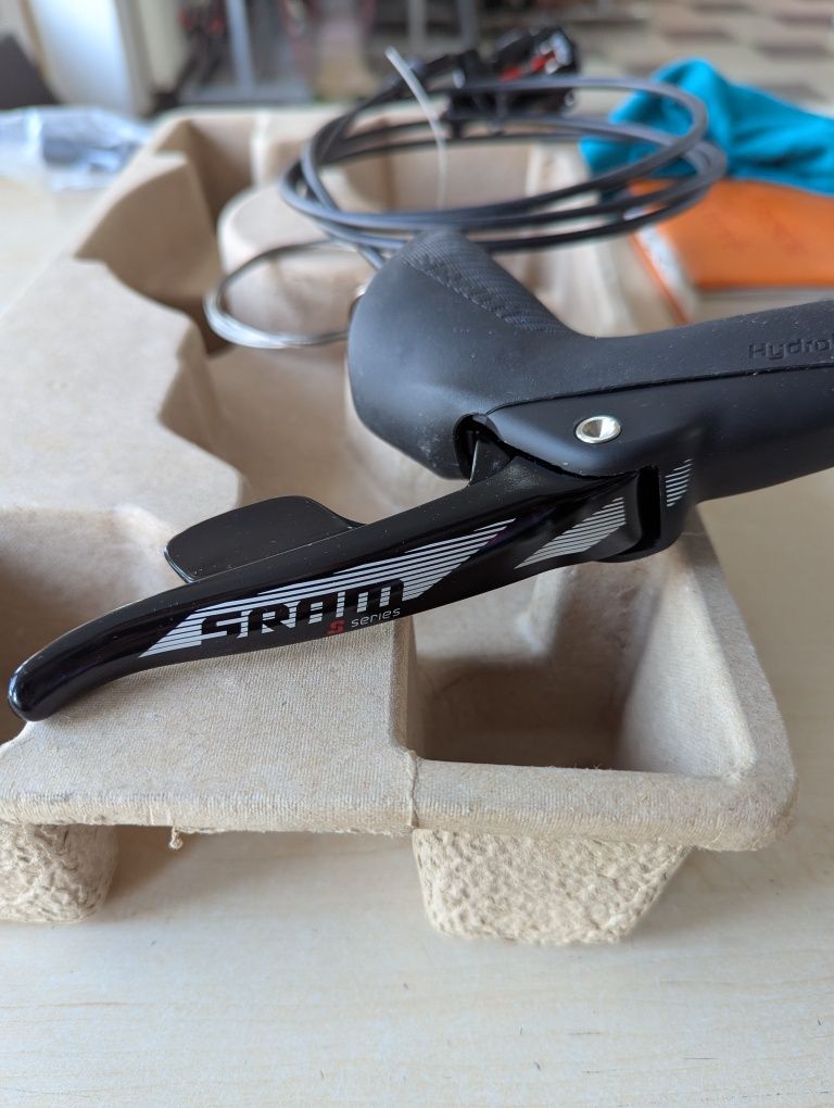 Komplet SRAM S700 Klamkomanetki szosowe 2x10S hydrauliczna