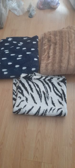 Покривала на ліжко, диван