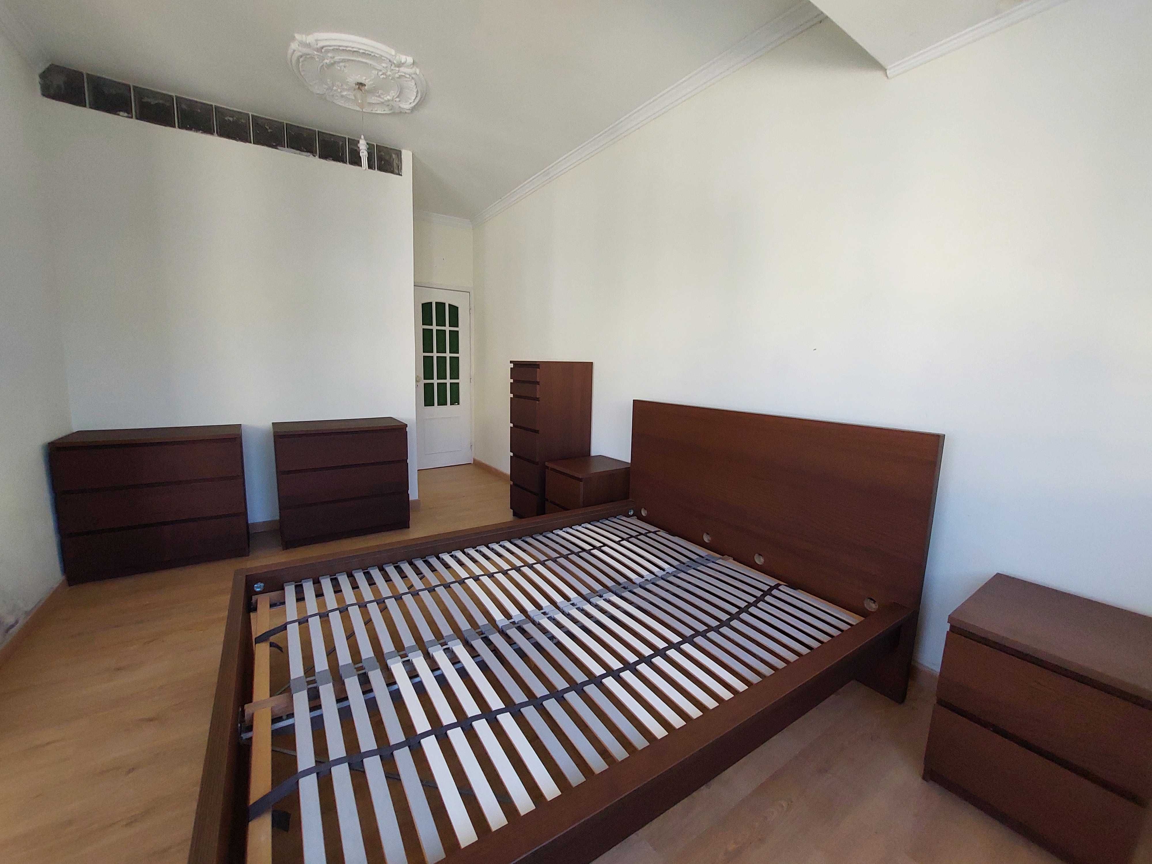 Em muito bom estado - Mobília completa de quarto IKEA Malm Castanho/Pr