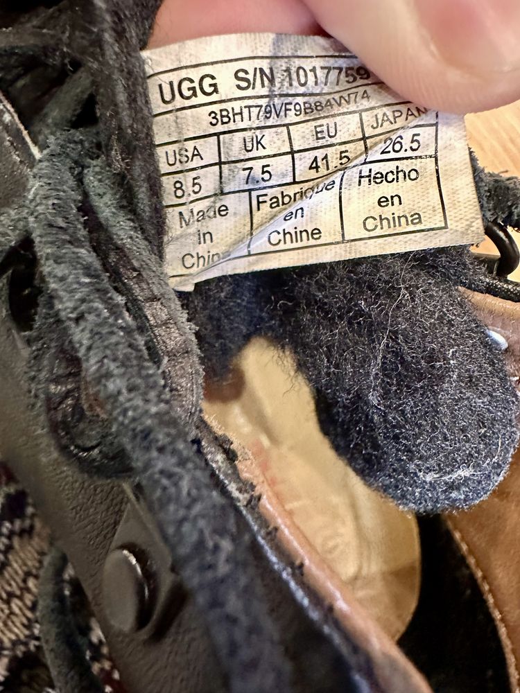 Чоловічі демісезонні черевики ugg US8.5