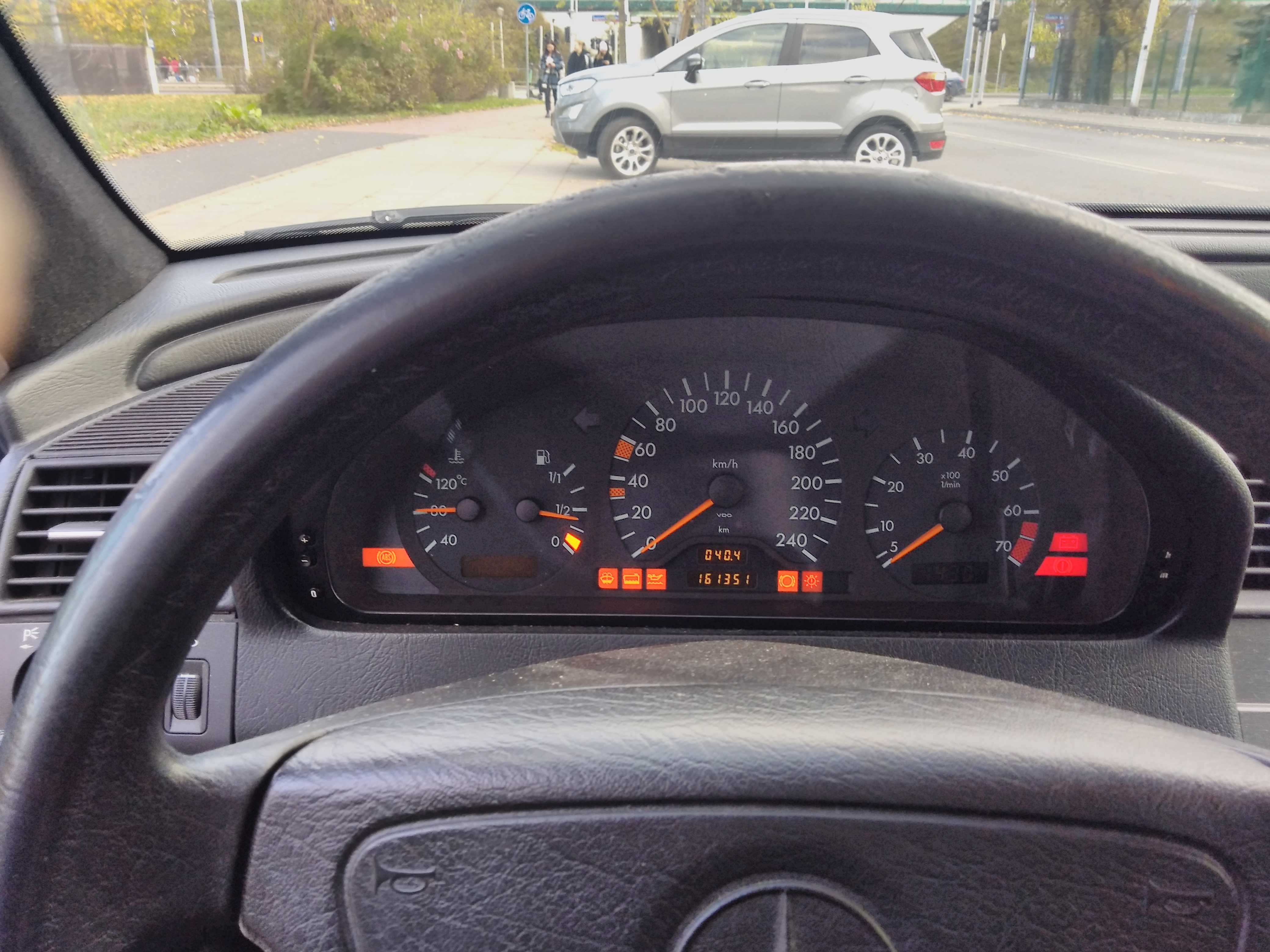 Mercedes W202 c180