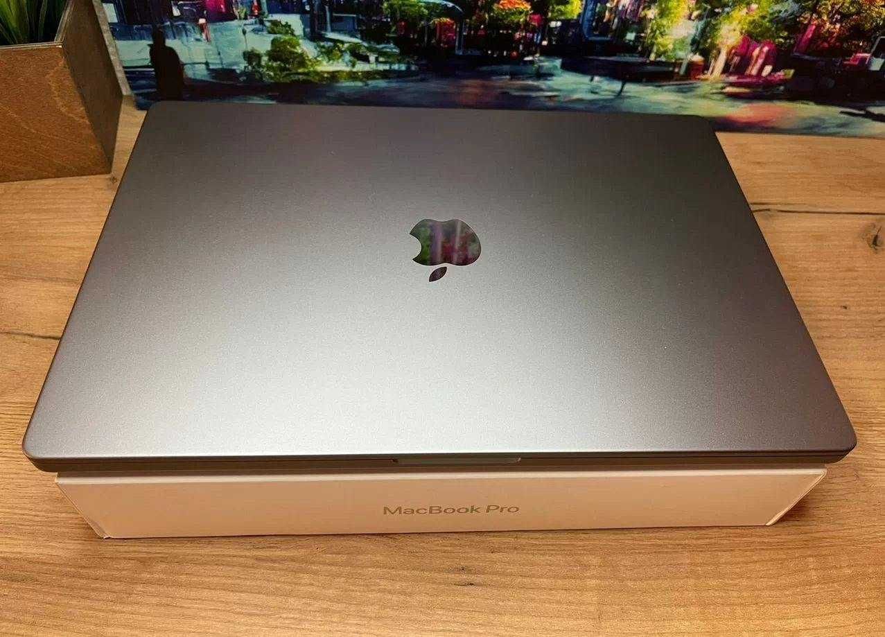 Apple macbook pro 16 m2 32/512GB